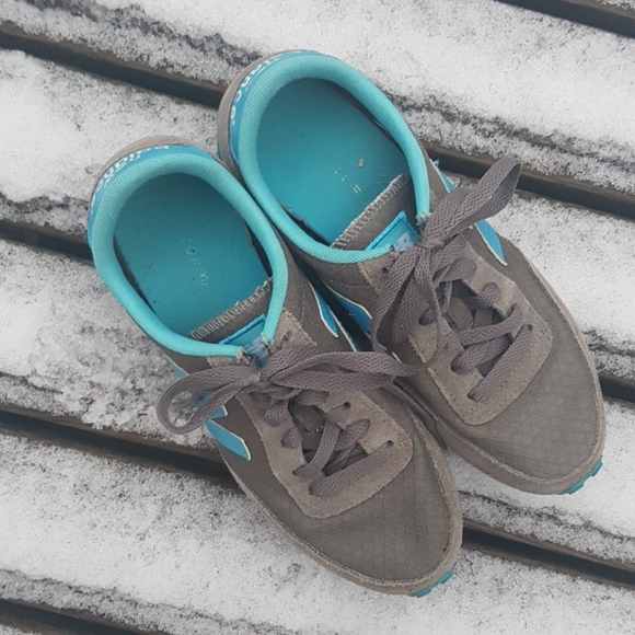 ♡ New Balance 410 kicks - Picture 2 of 4